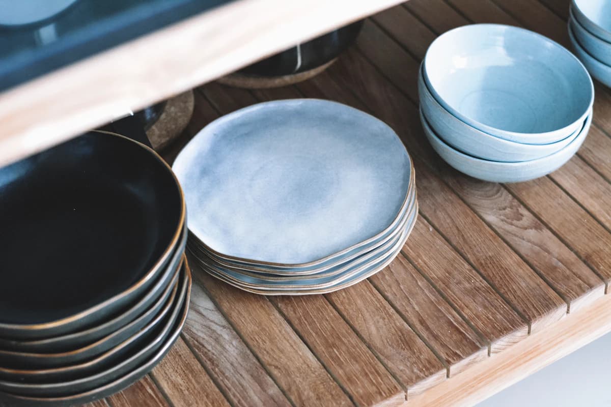 Artisan Stoneware Dinner Set — 12 Piece