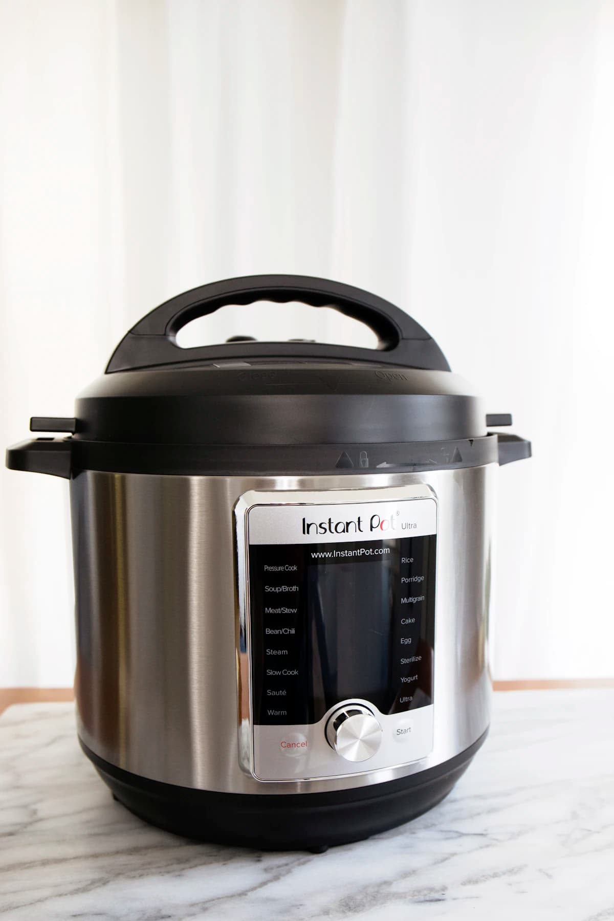 8-in-1 Electric Pressure Cooker — 6 L